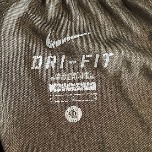 Nike Brown/Green Athletic Shorts Lightweight Design Tagged L Fit XL - Picture 2 of 10